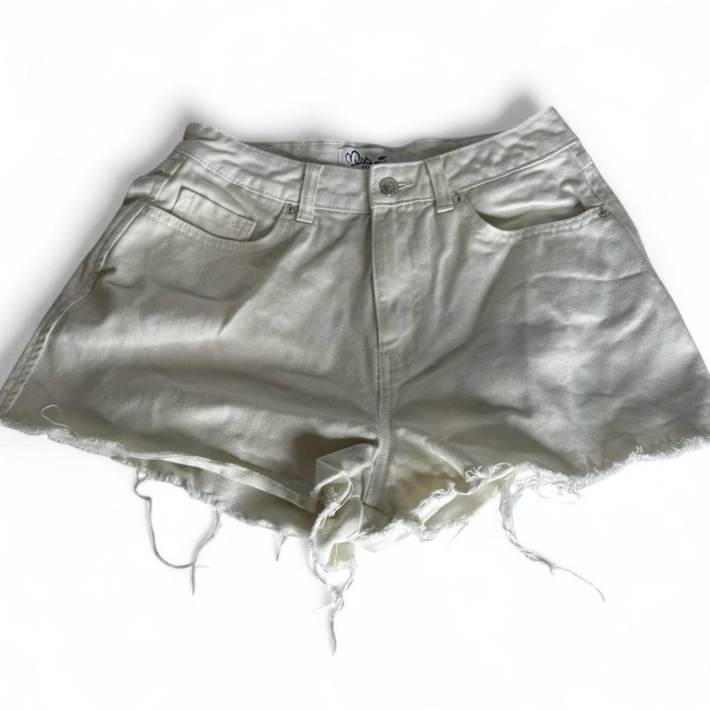 High Waist Frayed Hem Women's Shorts in White